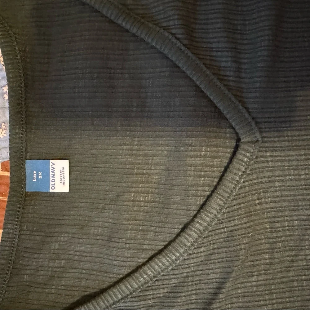 Old Navy Women's Dark Green Short Sleeve Luxe Ribbed Tee 2X - Picture 3 of 6